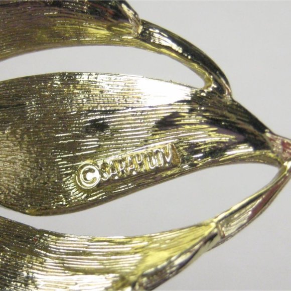 Sarah Coventry Fantasy Brooch Pin Goldtone Vintage Estate 1960 Faux Pearl 3 inch - Picture 5 of 6